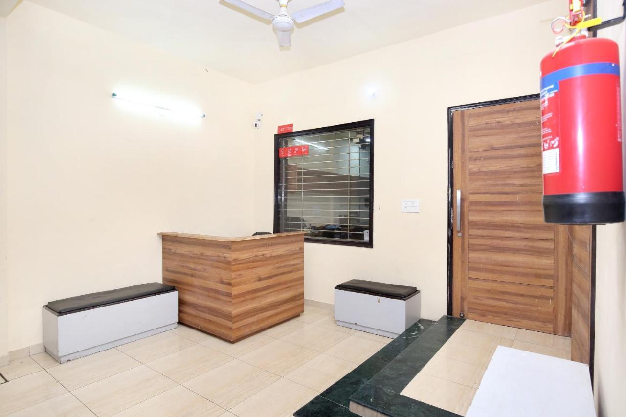 Oyo 16126 Aanantham Hotel Ludhiana Buitenkant foto