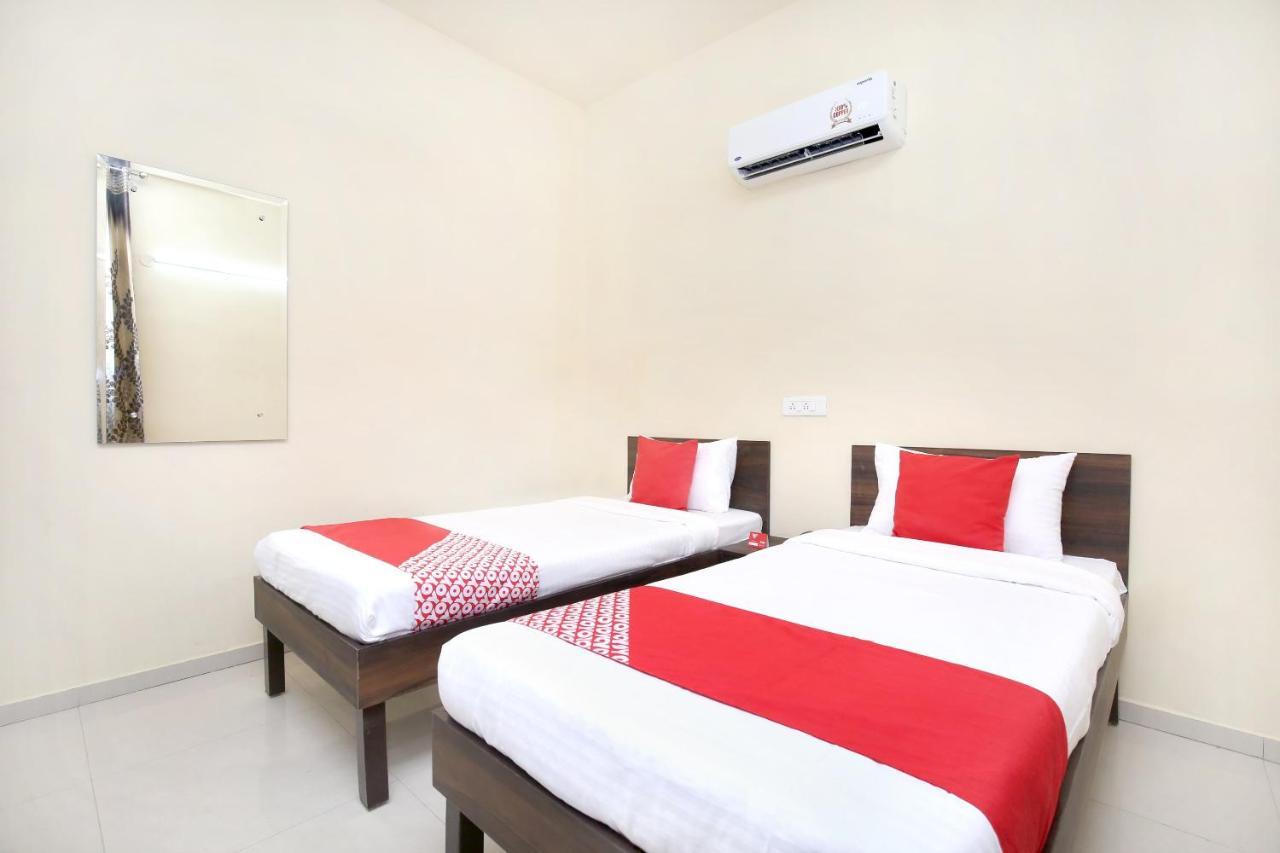 Oyo 16126 Aanantham Hotel Ludhiana Buitenkant foto