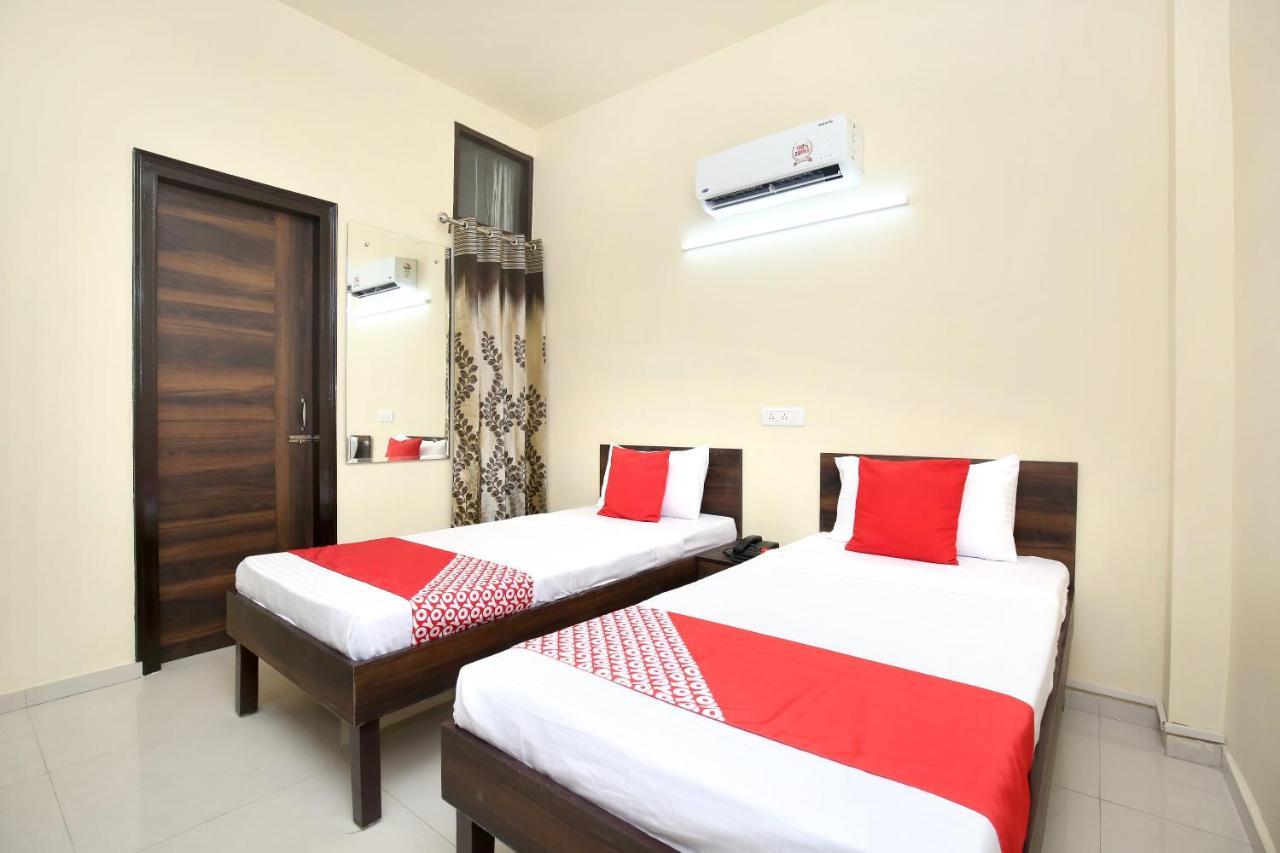 Oyo 16126 Aanantham Hotel Ludhiana Buitenkant foto