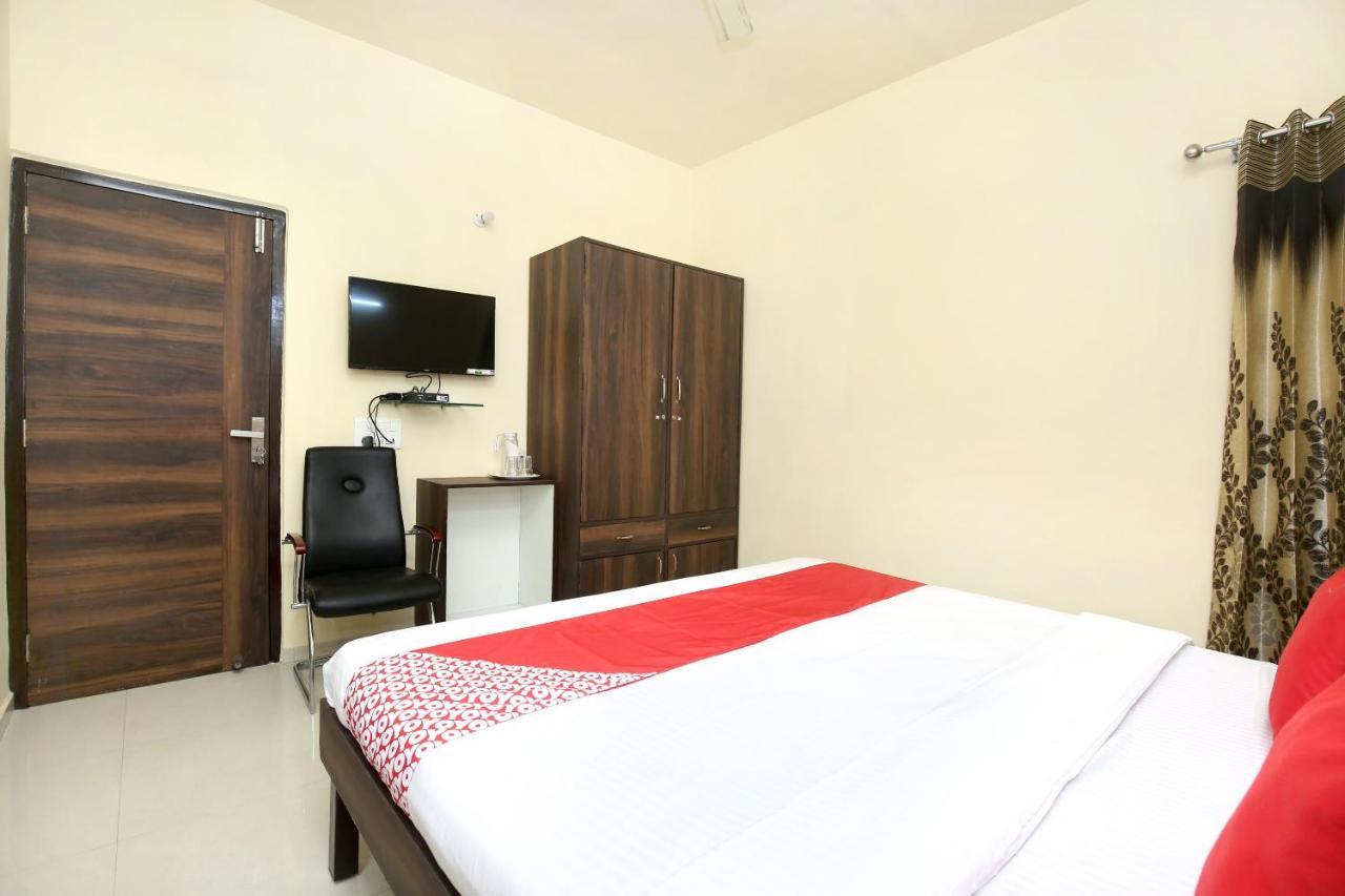 Oyo 16126 Aanantham Hotel Ludhiana Buitenkant foto